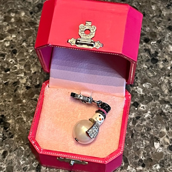 Pearl snowman charm - Picture 2 of 3